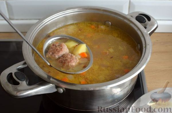 Гречневый суп с жареными фрикадельками