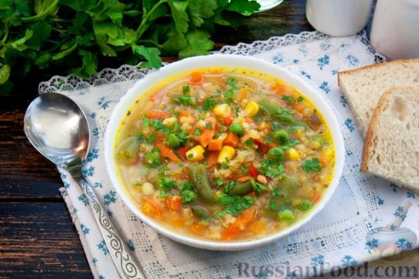 Суп с замороженными овощами и чечевицей